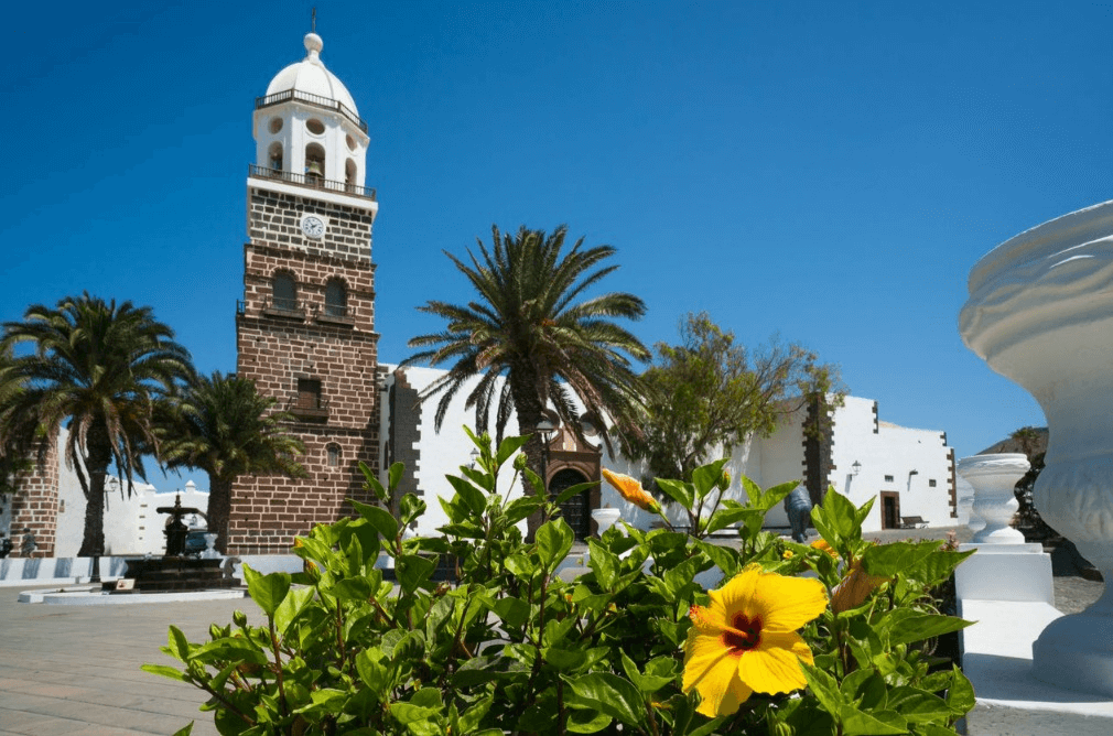 Iglesia-Villa-de-Teguise-_-Turismo-Lanzarote